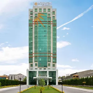 La Quinta By Wyndham Gunesli 5* איסטמבול